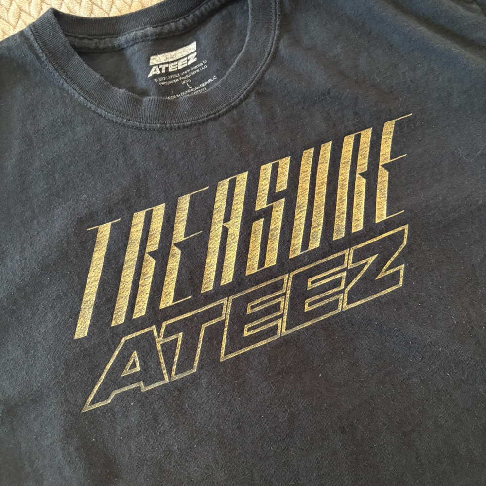 ATEEZ tshirt - Picture 2 of 3